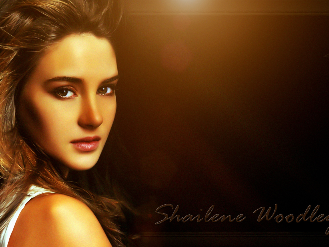 Популярная модель Шейлин Вудли