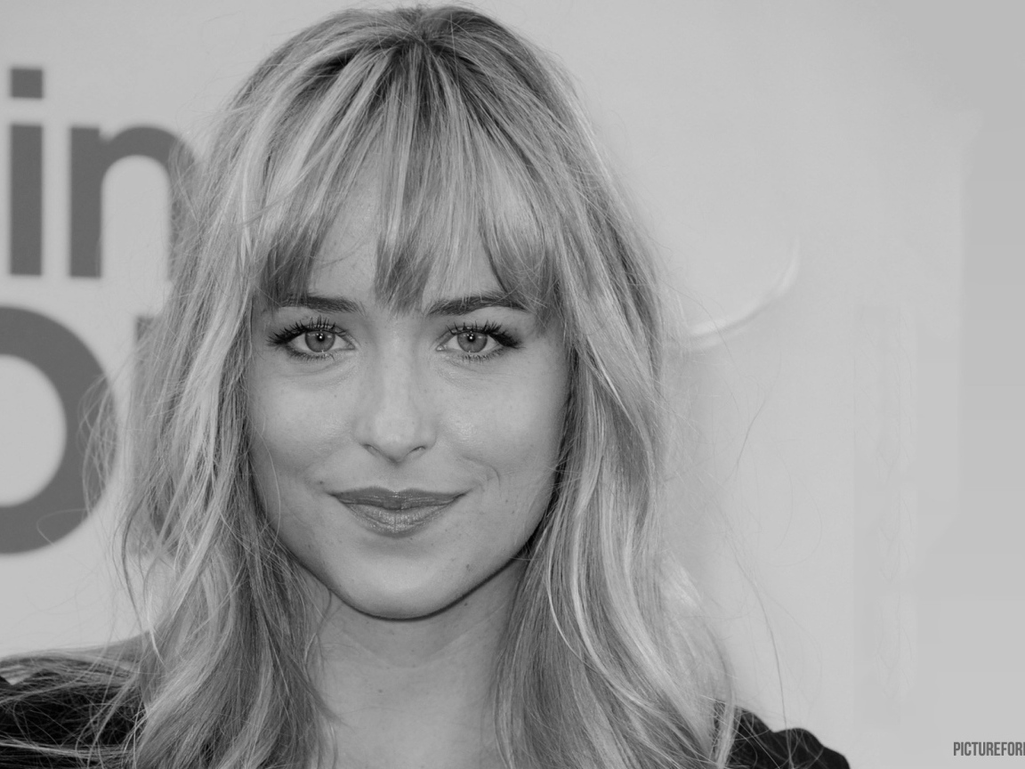 Красивая модель Дакота Джонсон