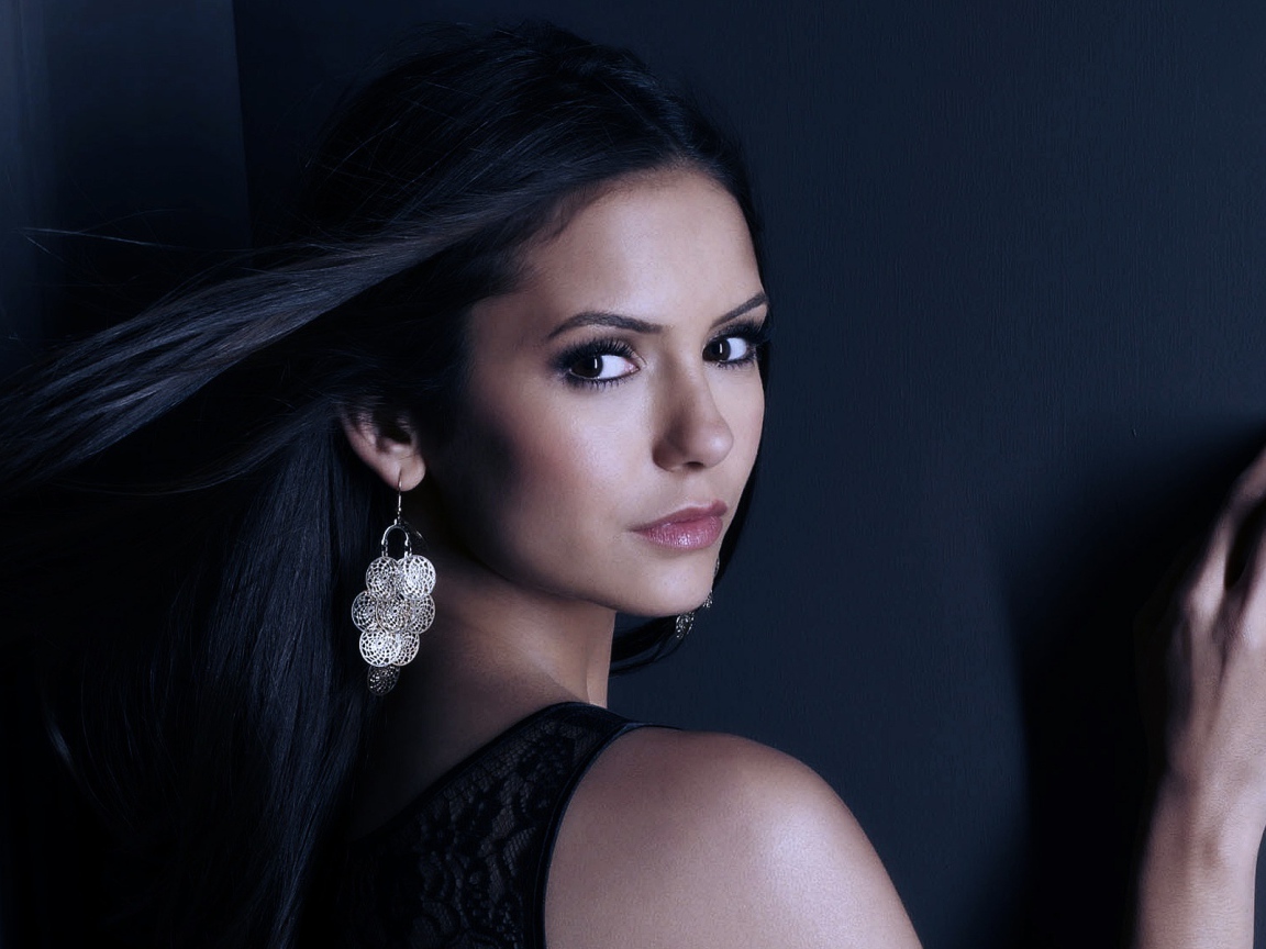 Знаменитая актриса Нина Добрев