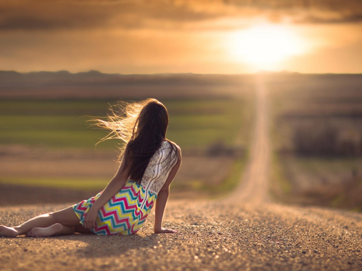 Девушка на закате