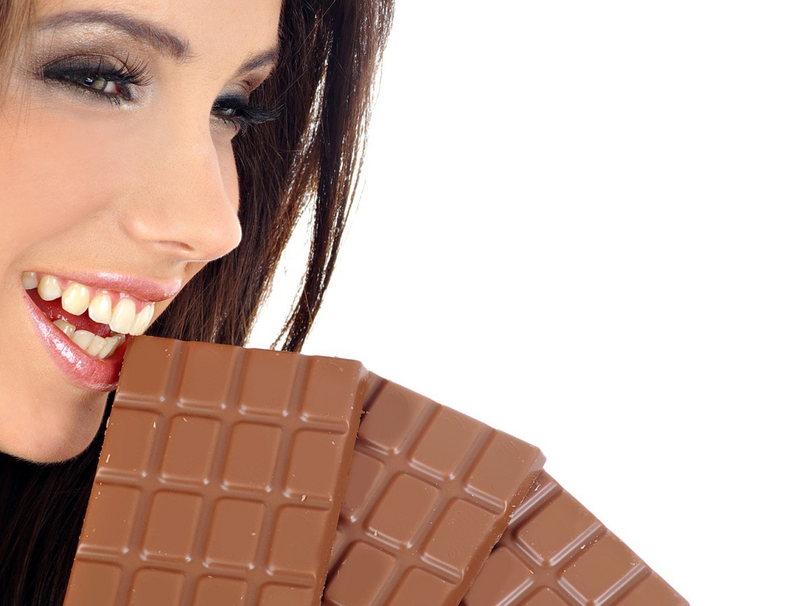 Девушка с шоколадом