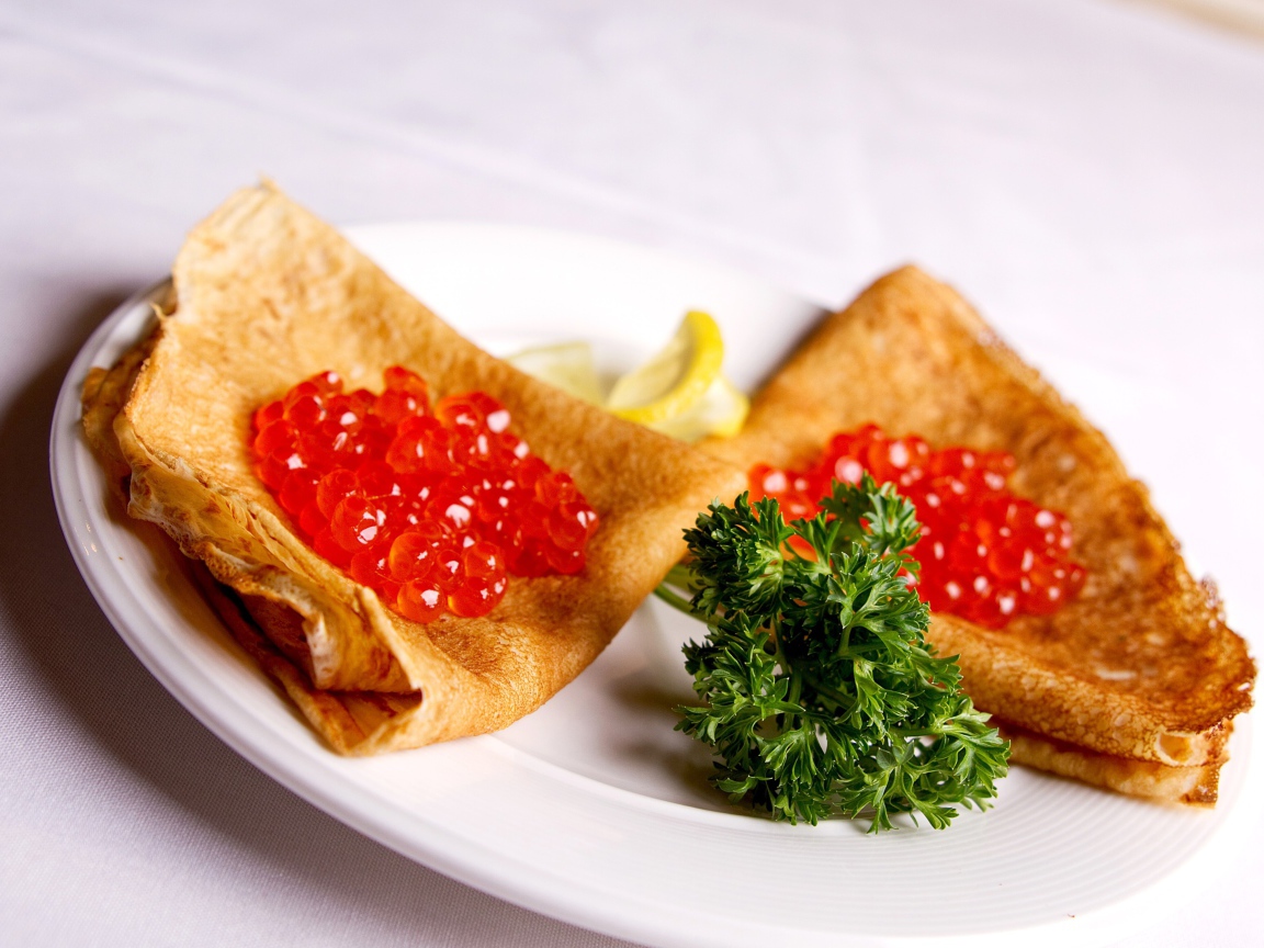 Блинчики с икоркой на Масленицу