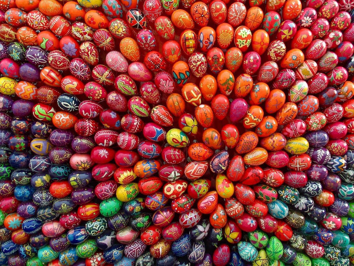 Орнамент из яиц на Пасху