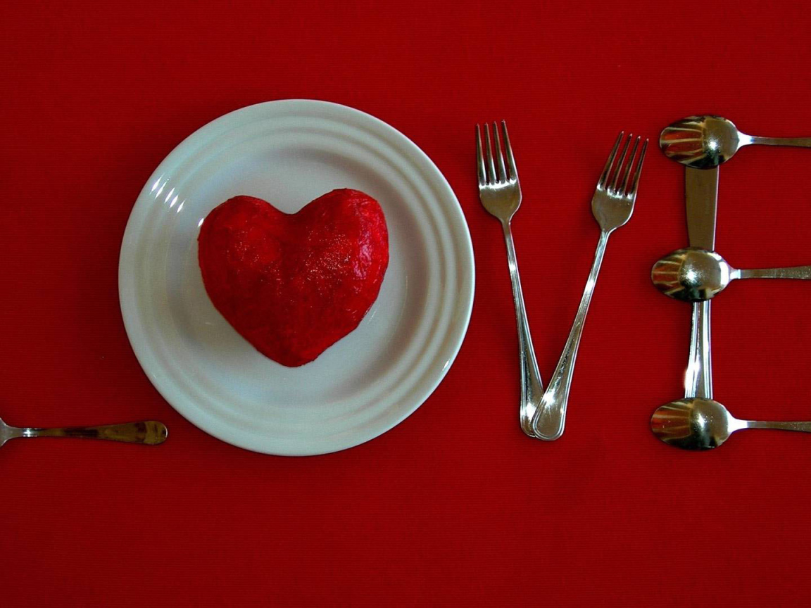 Признание из посуды на День Святого Валентина 14 февраля