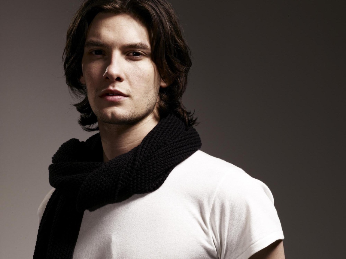 Актер Бен Барнс