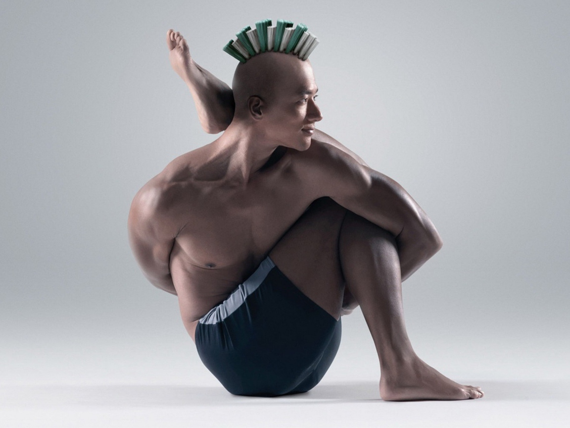 Человек в позе йоги