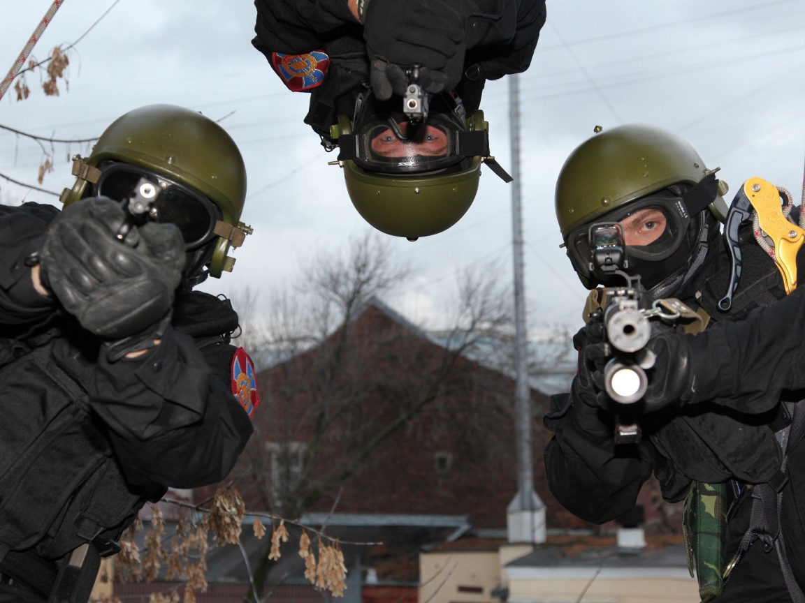 Под прицелом у спецназа