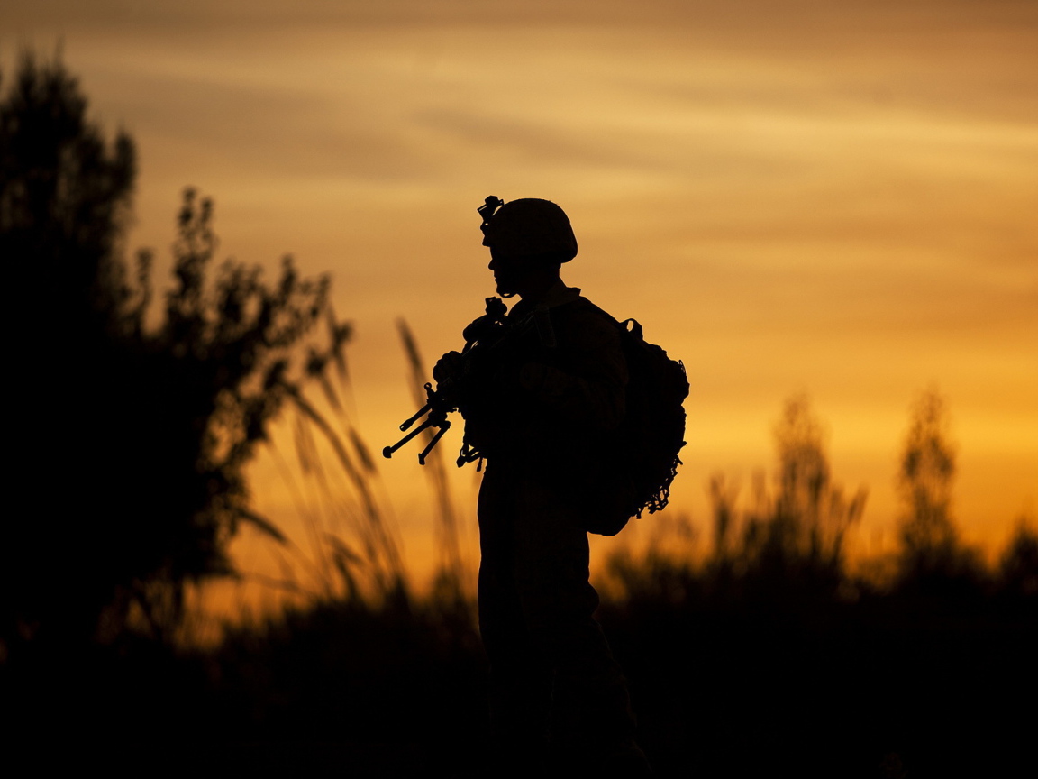 Силуэт солдата