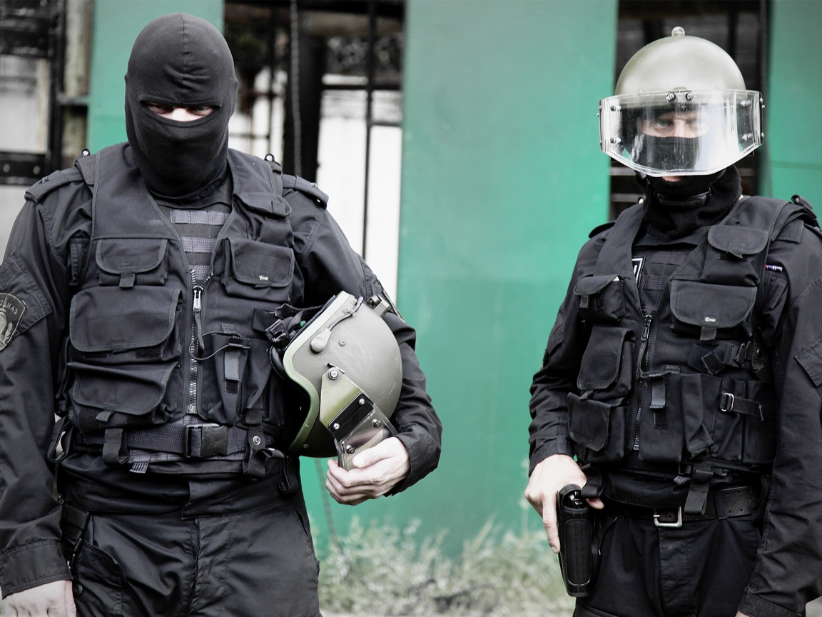 Два бойца спецназа