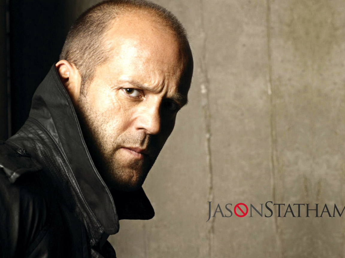 Джейсон Стейтен в кожаной куртке