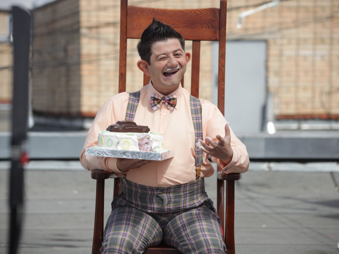 Популярный Михаил Галустян