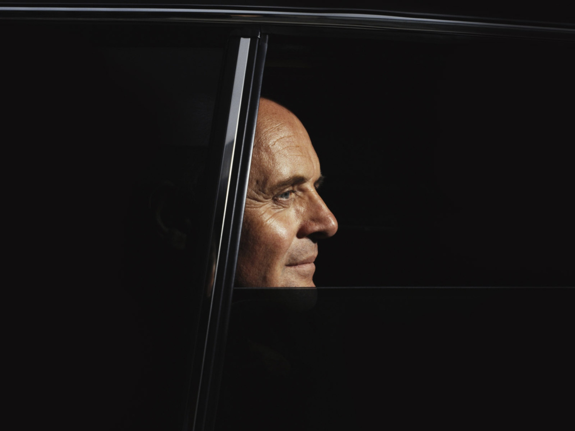 Энтони Хопкинс в автомобиле