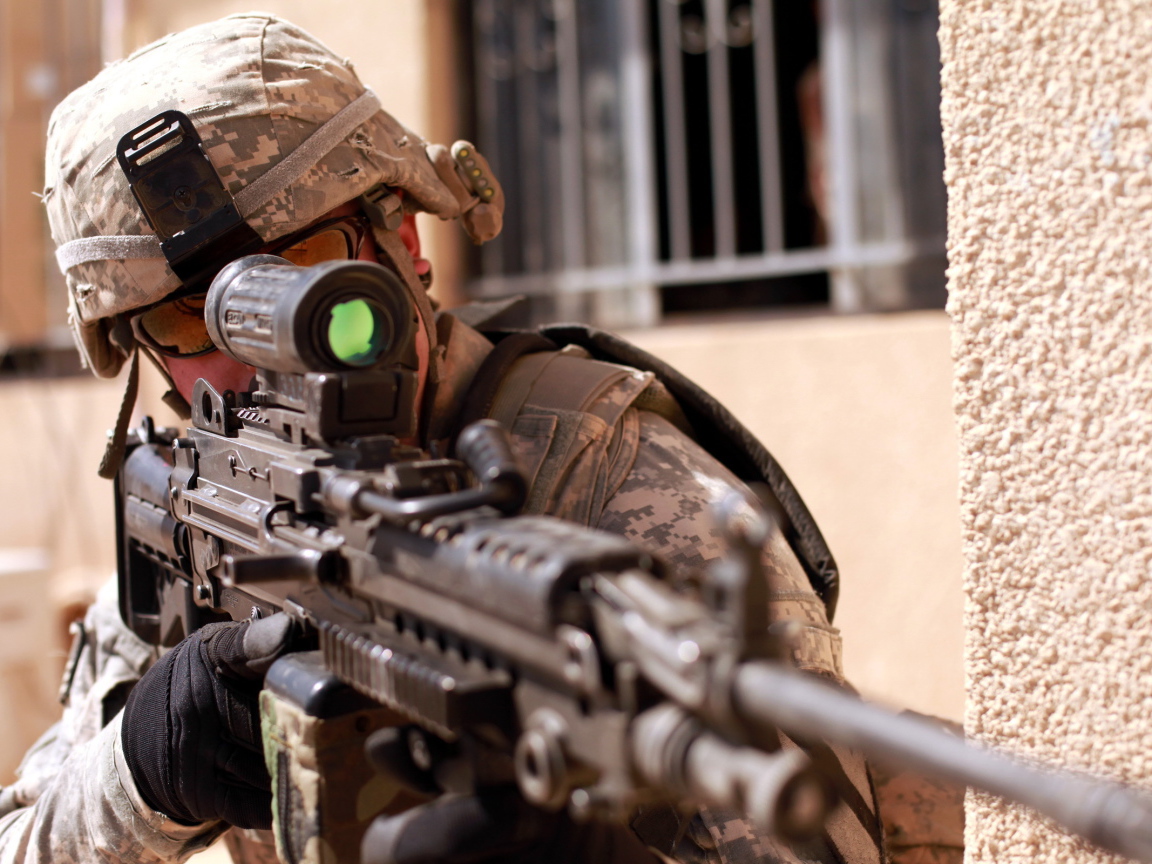 Снайпер прицеливается