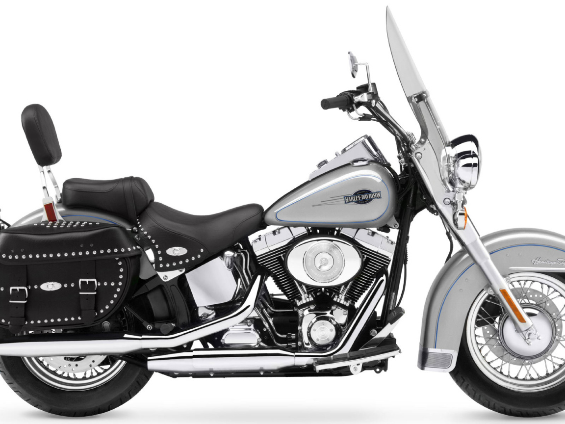 Красивый мотоцикл Harley-Davidson Heritage Softail