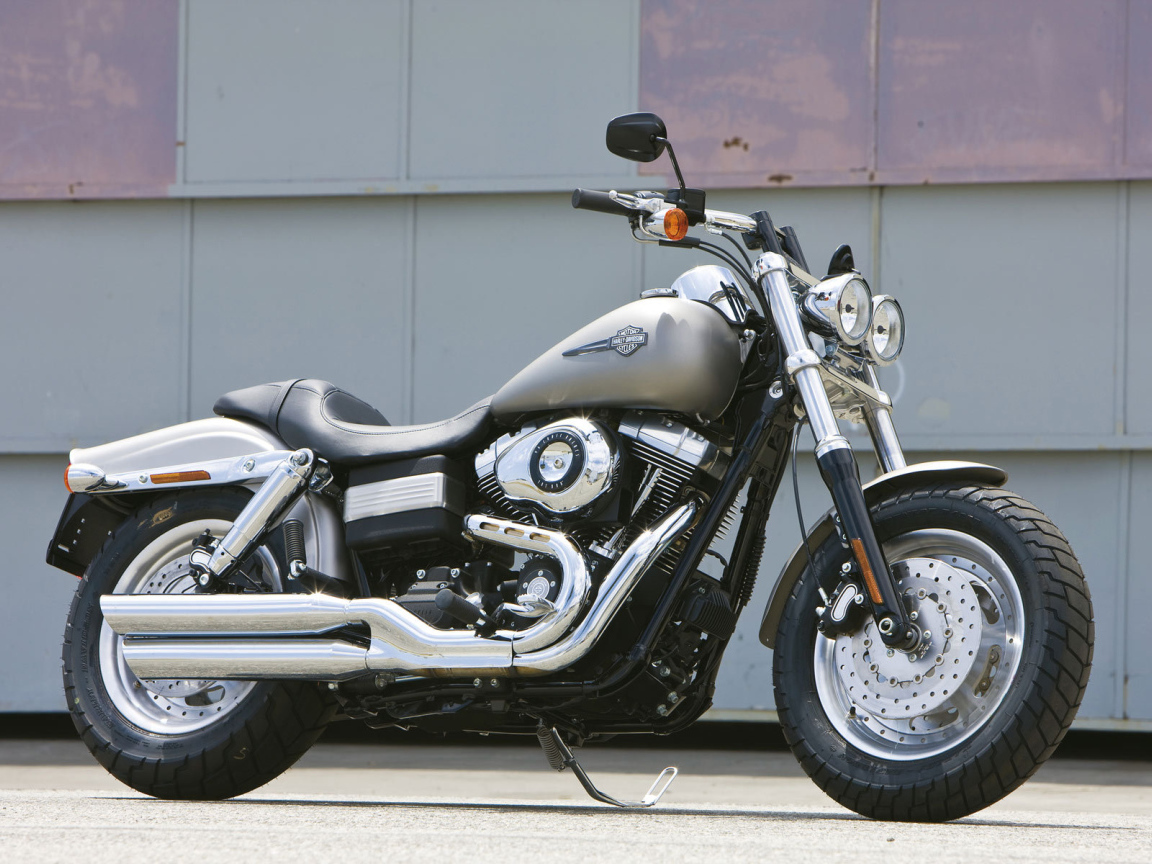 Красивый мотоцикл в москве Harley-Davidson Dyna Fat Bob