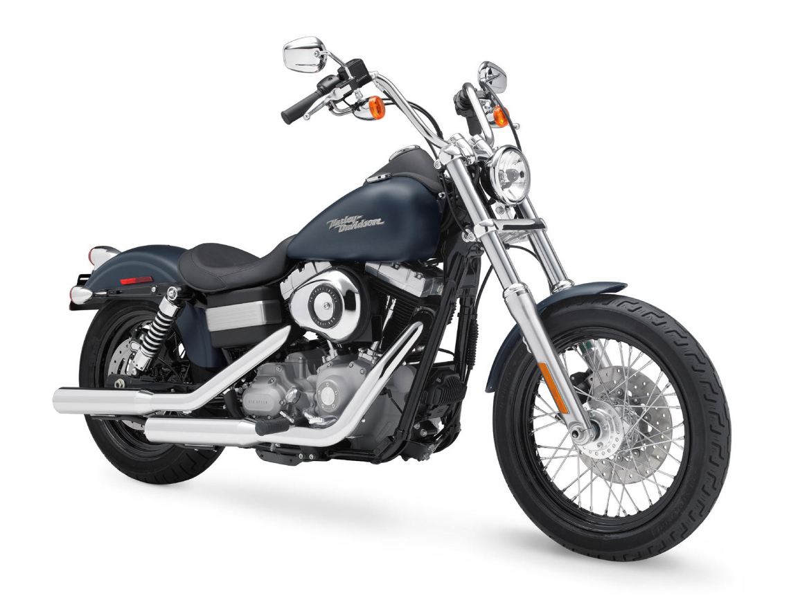 Красивый мотоцикл в москве Harley-Davidson Dyna Street Bob