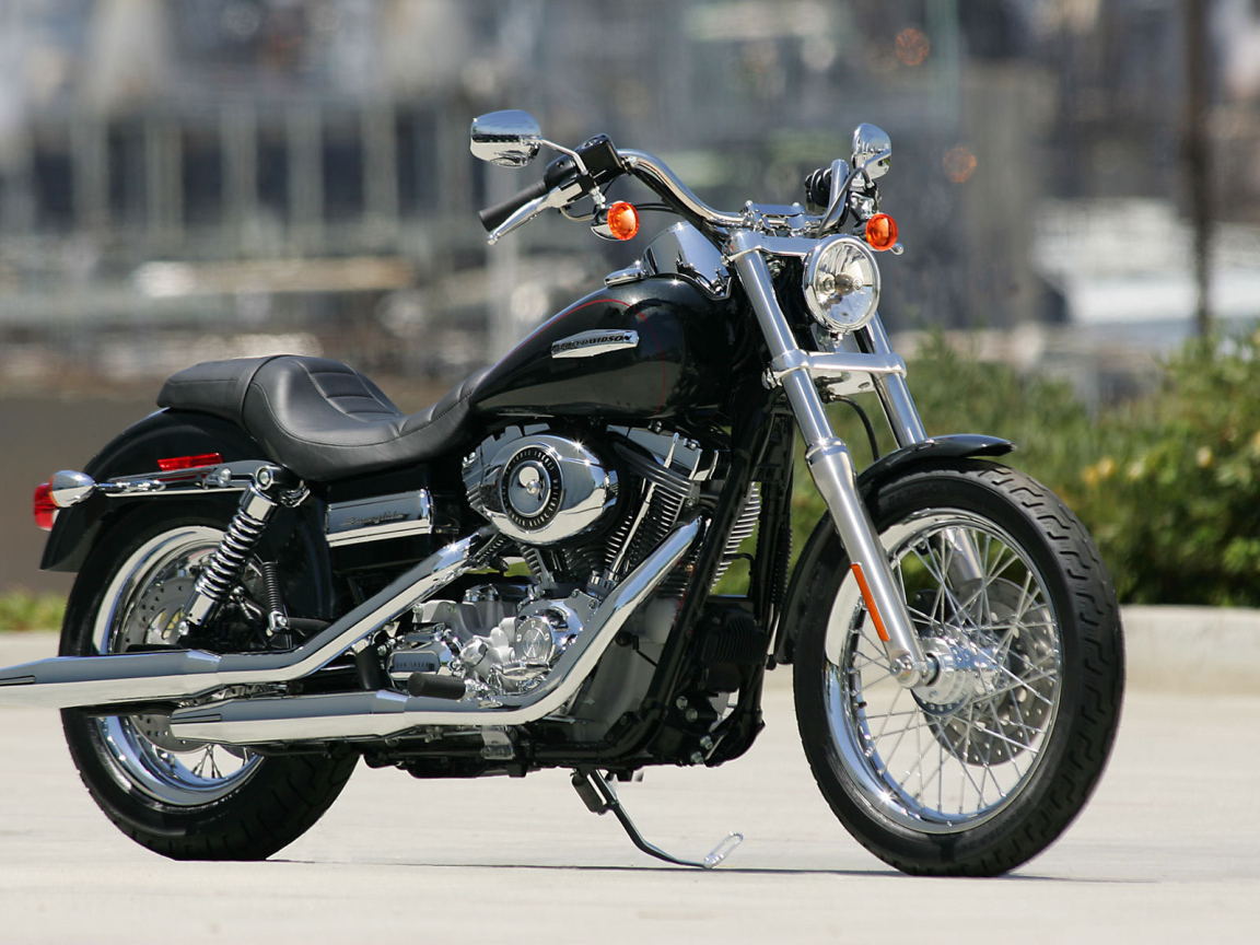 Красивый мотоцикл в москве Harley-Davidson Dyna Super Glide Custom