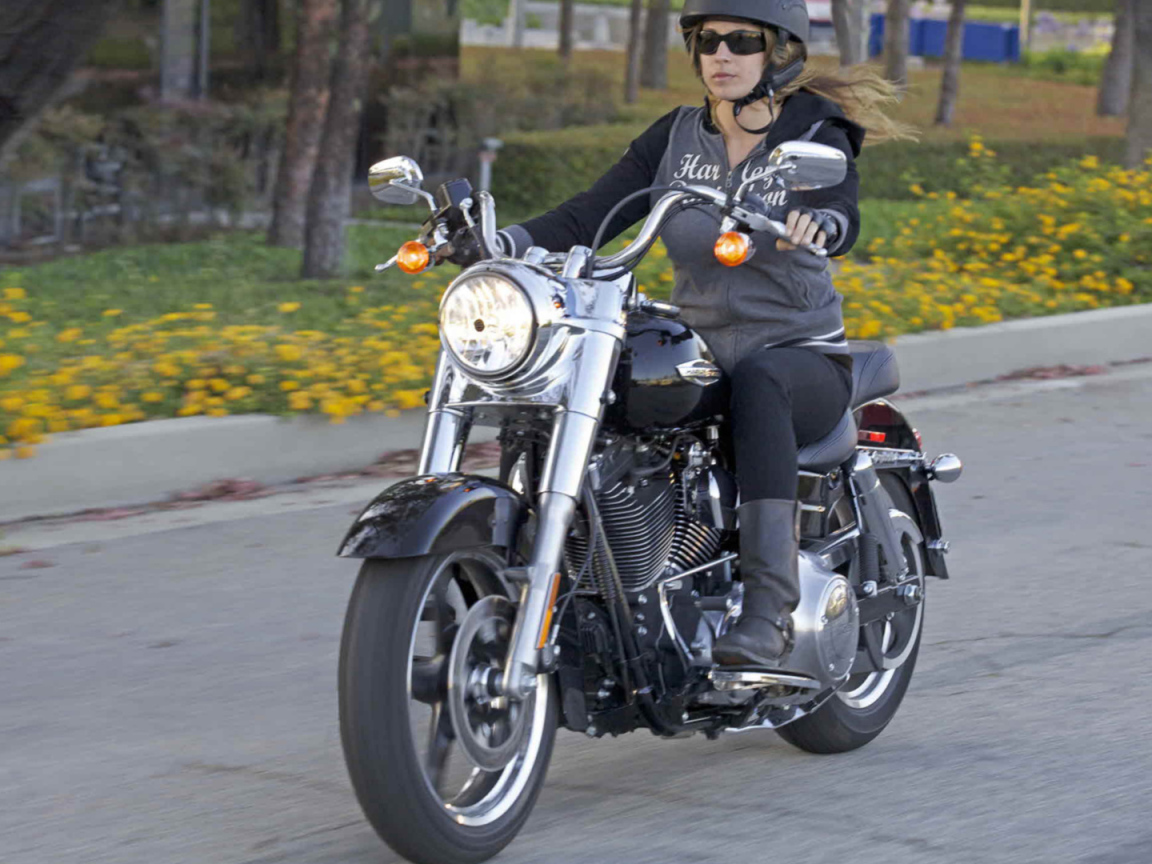 Красивый мотоцикл в москве Harley-Davidson Dyna Switchback