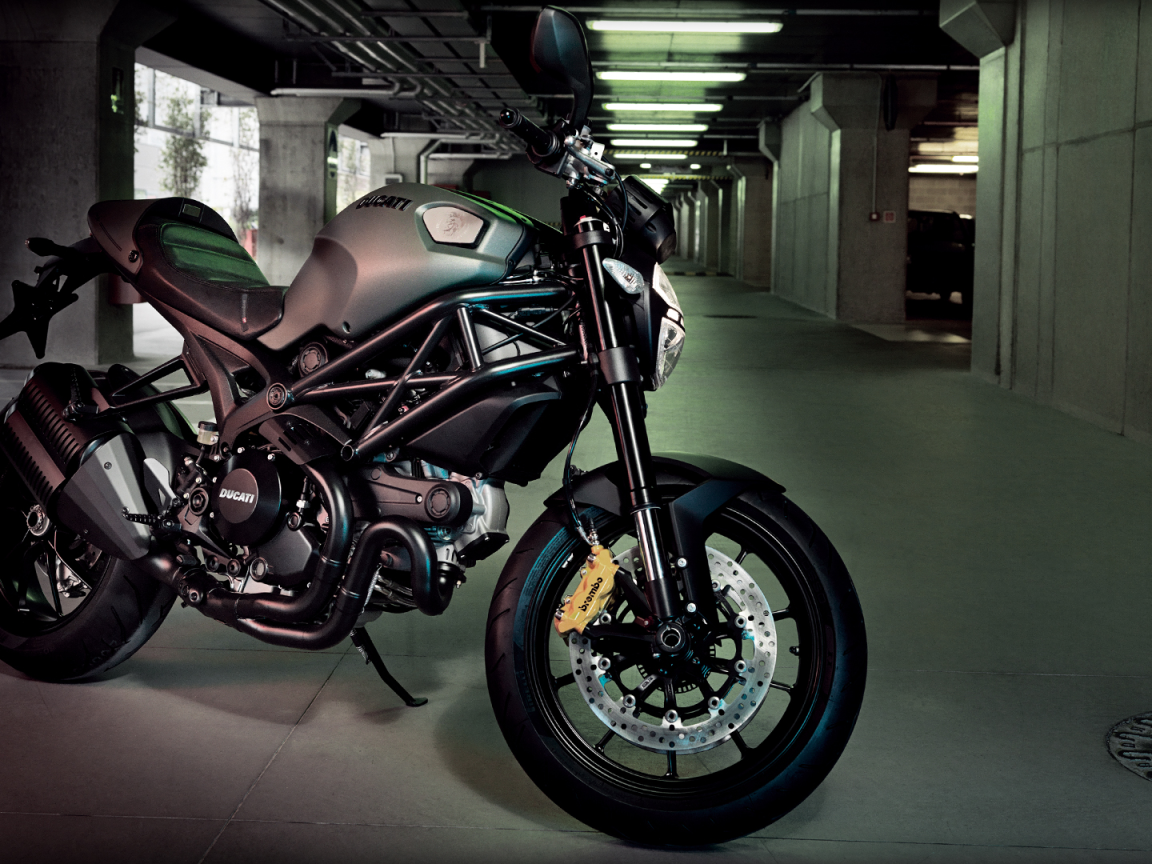Мотоцикл модели Ducati Monster Diesel