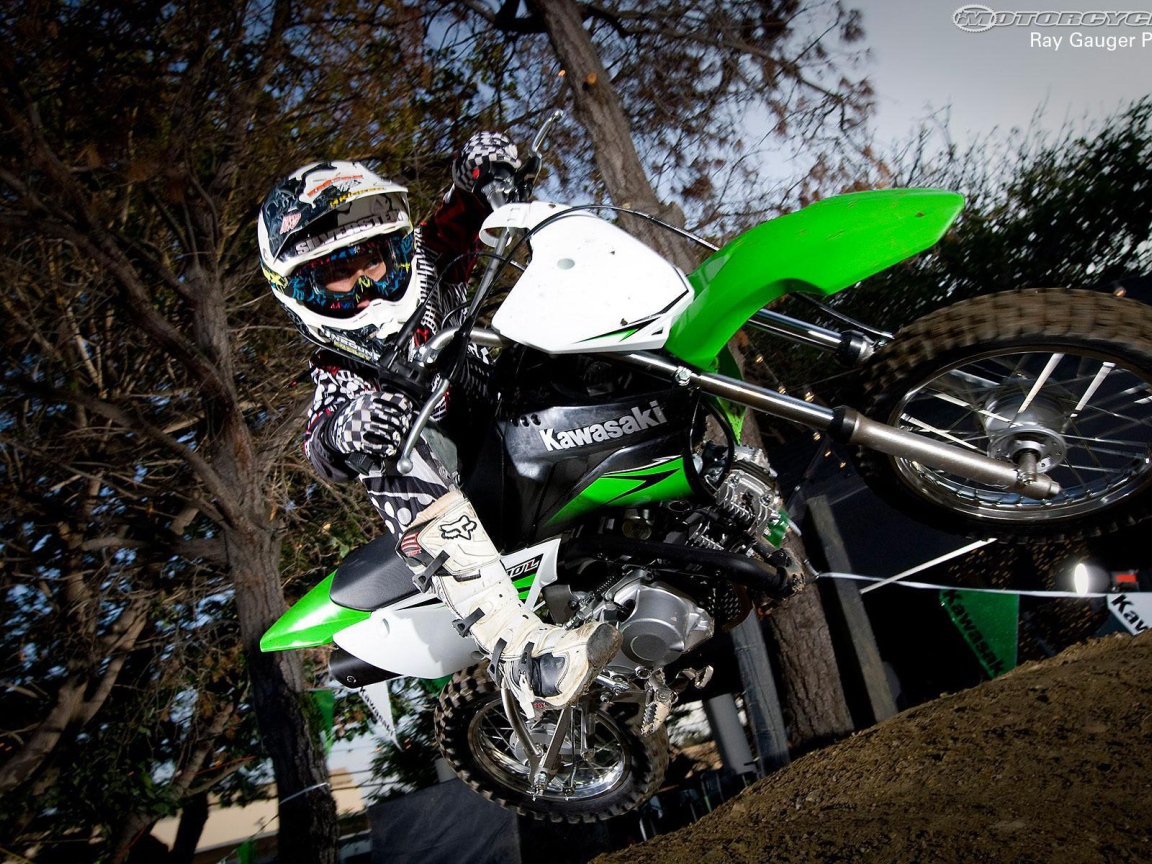Мотоцикл модели Kawasaki KLX 110
