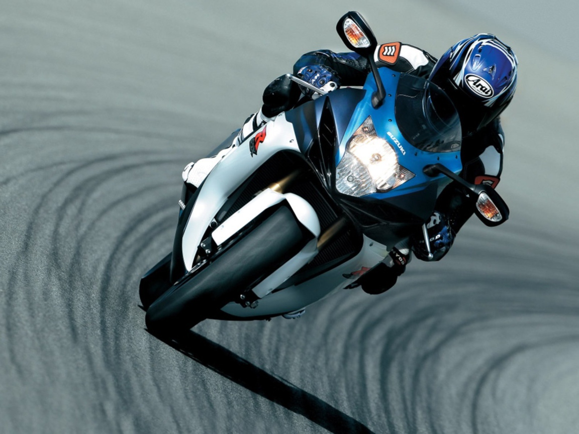 Быстрый мотоцикл Suzuki GSX-R 750