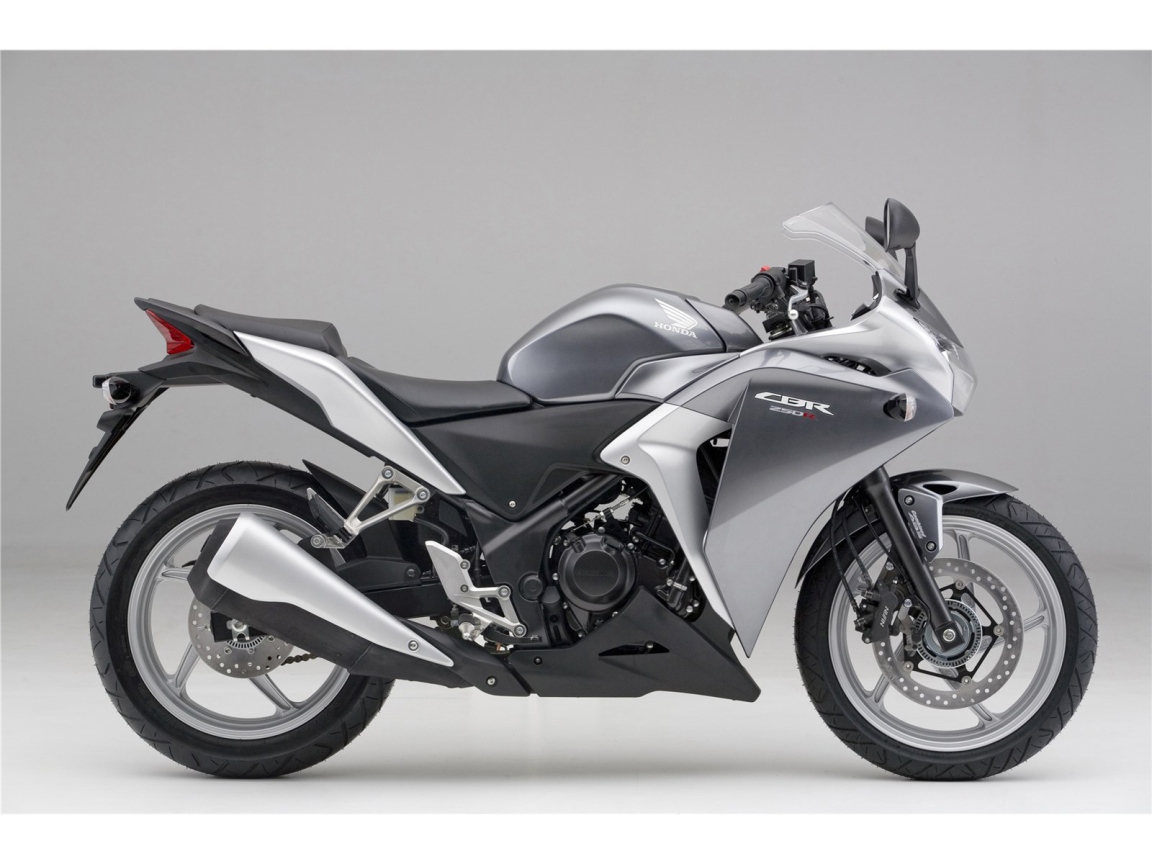 Невероятный мотоцикл Honda CBR 250 R