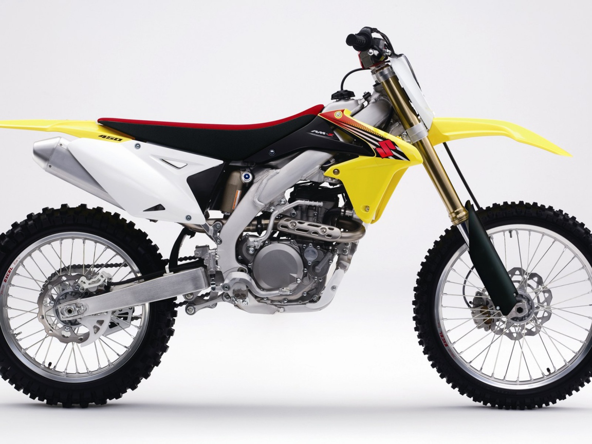 Невероятно быстрый мотоцикл Suzuki RM-Z 250