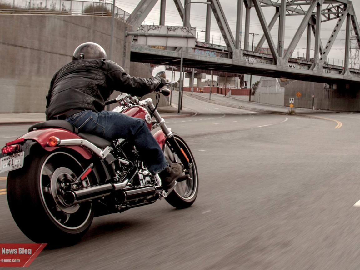 Невероятно быстрый мотоцикл Harley-Davidson CVO Breakout