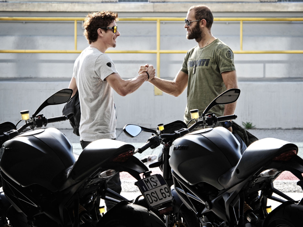 Невероятно быстрый мотоциклDucati Monster Diesel