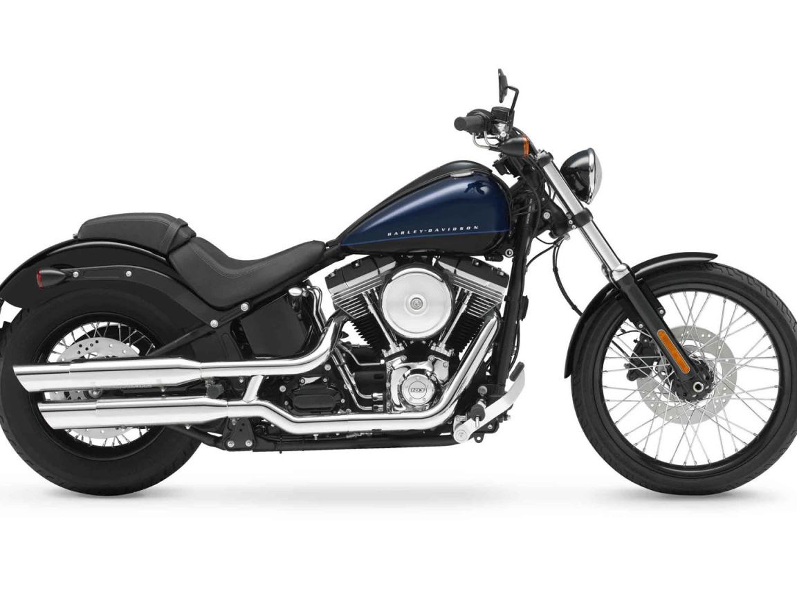 Мотоцикл модели Harley-Davidson Softail Blackline