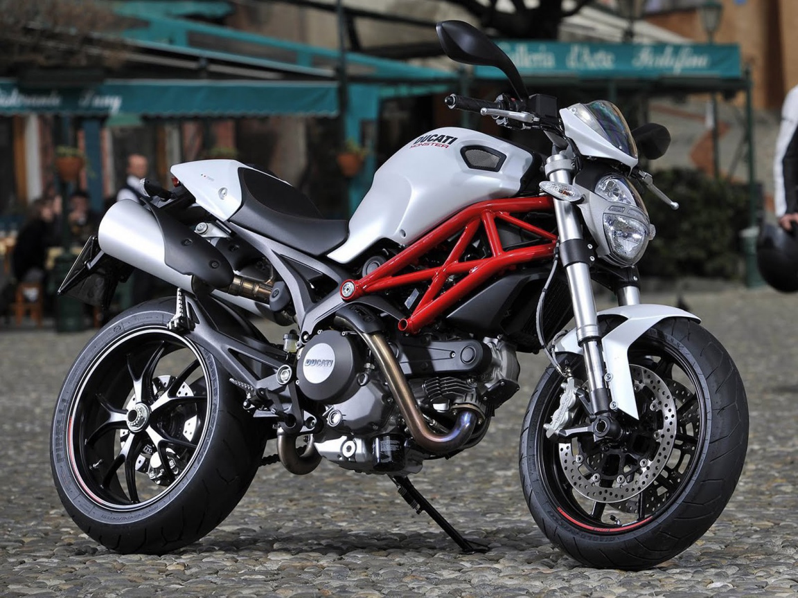 Новый мотоцикл Ducati Monster 796 Corse Stripe
