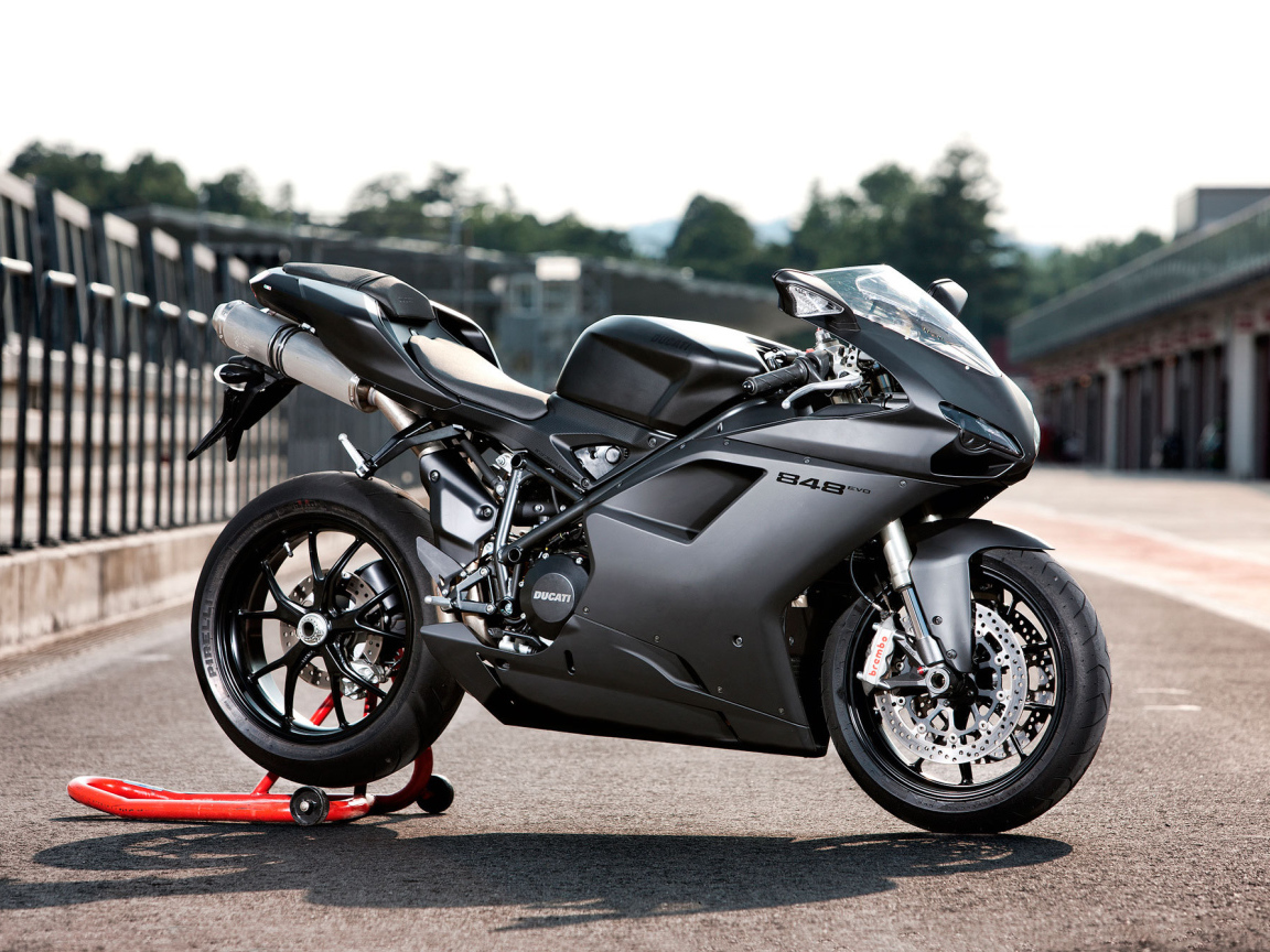 Новый мотоцикл Ducati Superbike 848 Evo