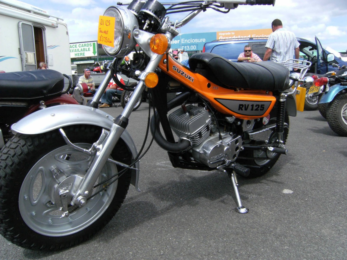 Новый мотоцикл Suzuki RV 125
