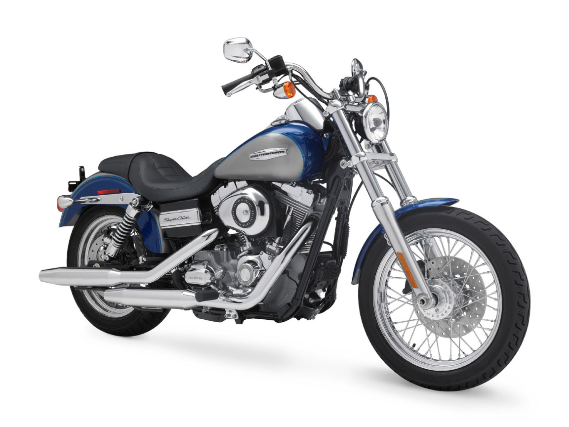 Новый мотоцикл Harley-Davidson Dyna Super Glide Custom
