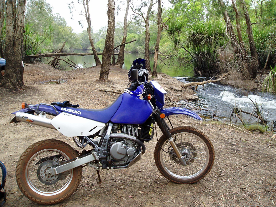 Новый надежный мотоцикл Suzuki DR 650 SE