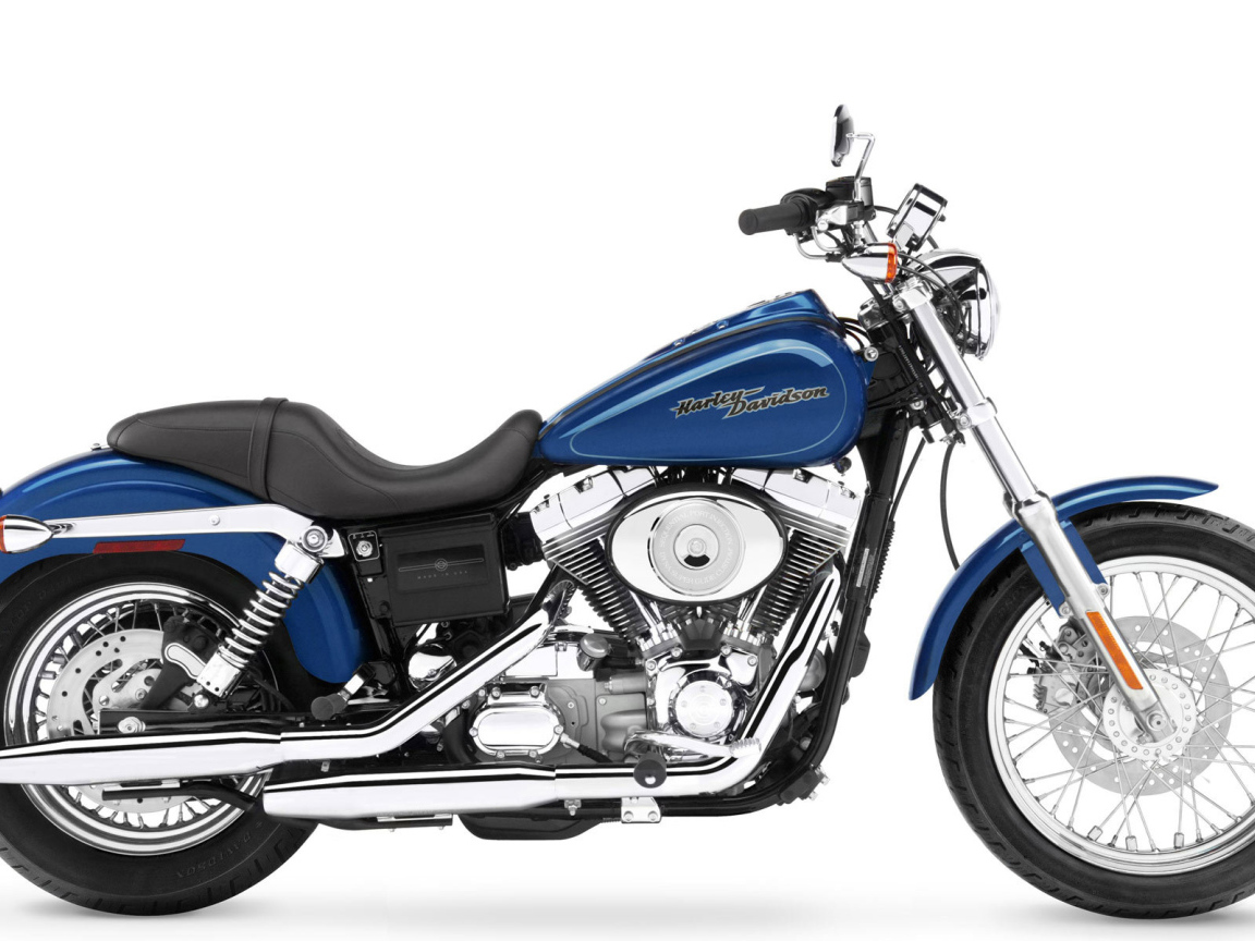 Популярный мотоцикл Harley-Davidson Dyna Super Glide Custom