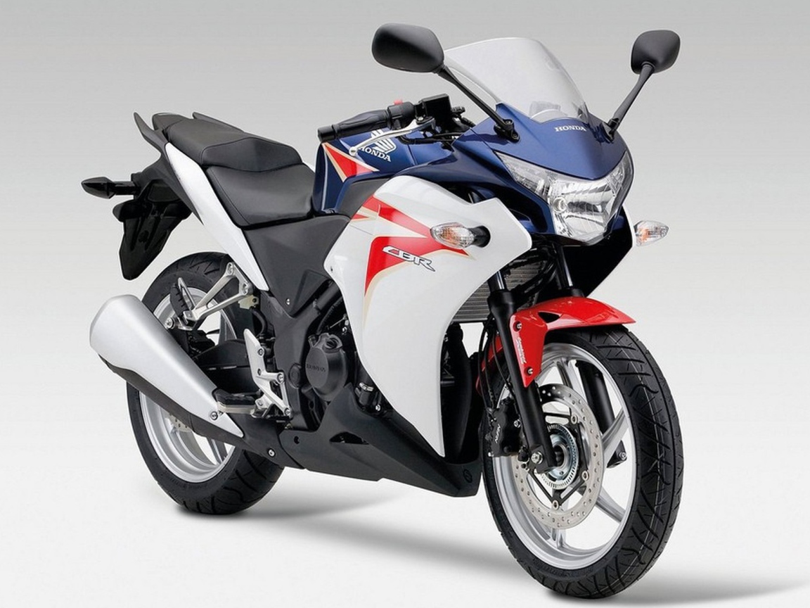 Надежный мотоцикл Honda CBR 250 R