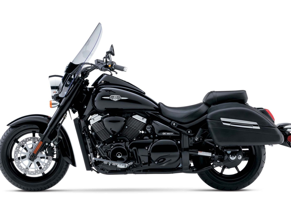 Красивый мотоцикл Suzuki Boulevard S 40