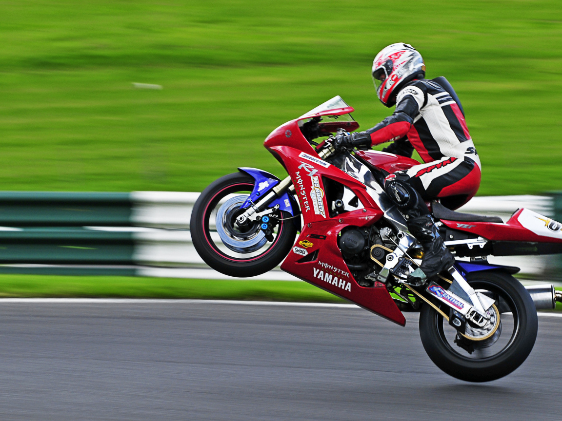 Гоночный мотоцикл Ямаха