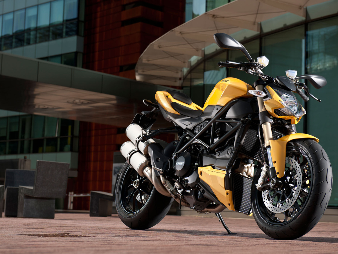Популярный мотоцикл Ducati Streetfighter 848