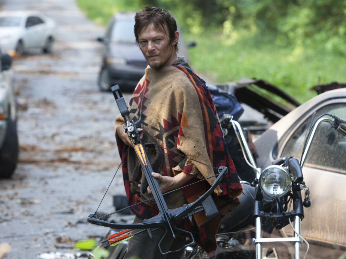 Дерил с арбалетом из Ходячих Мертвецов