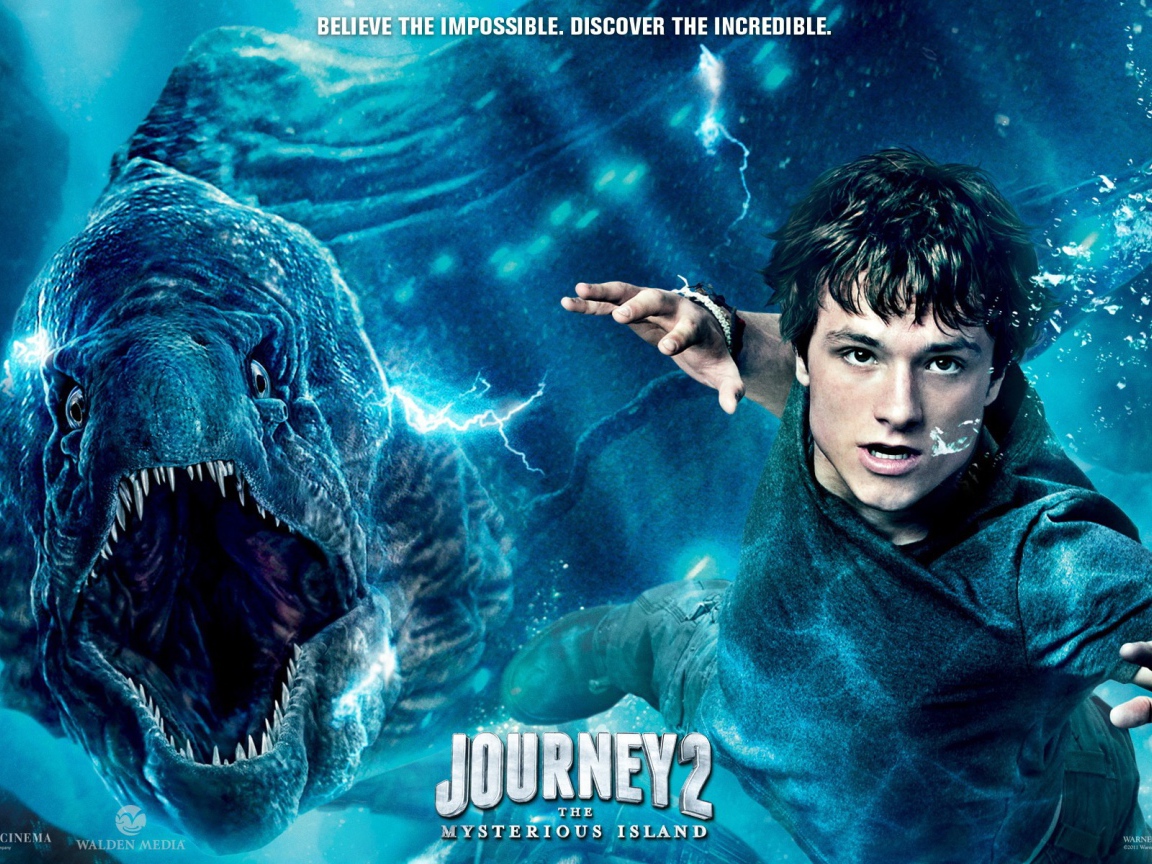 Парень под водой