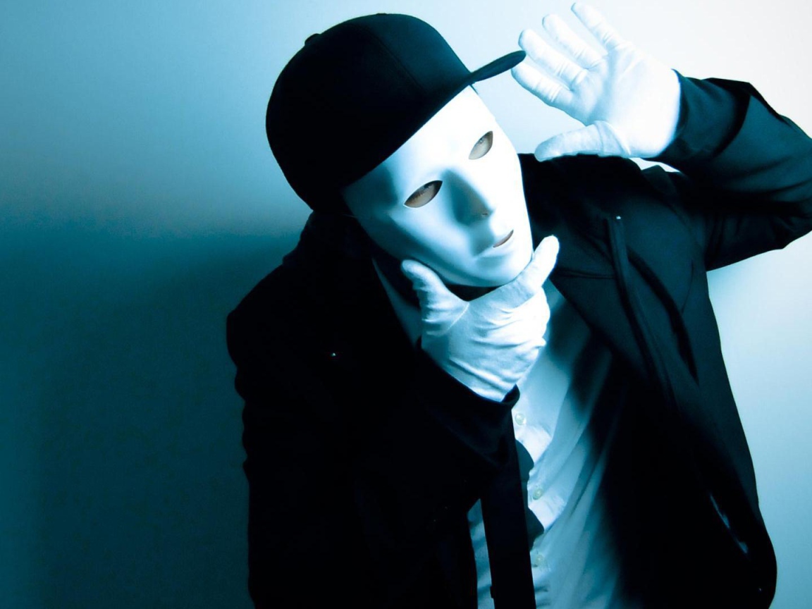 Танец в маске