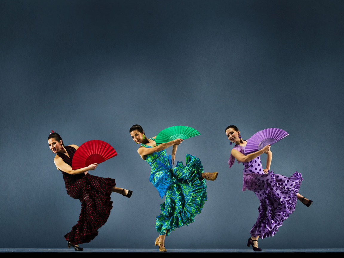 Танец с веерами