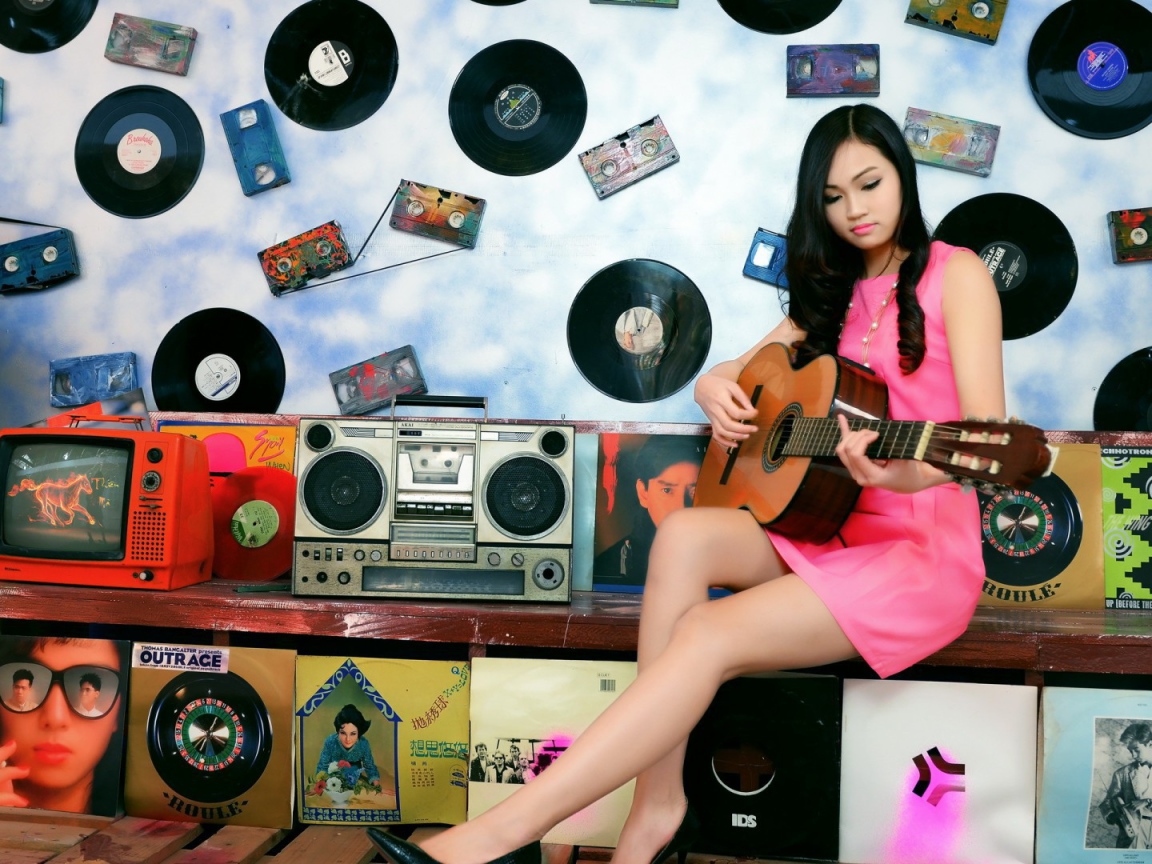 Девушка с гитарой пластинки