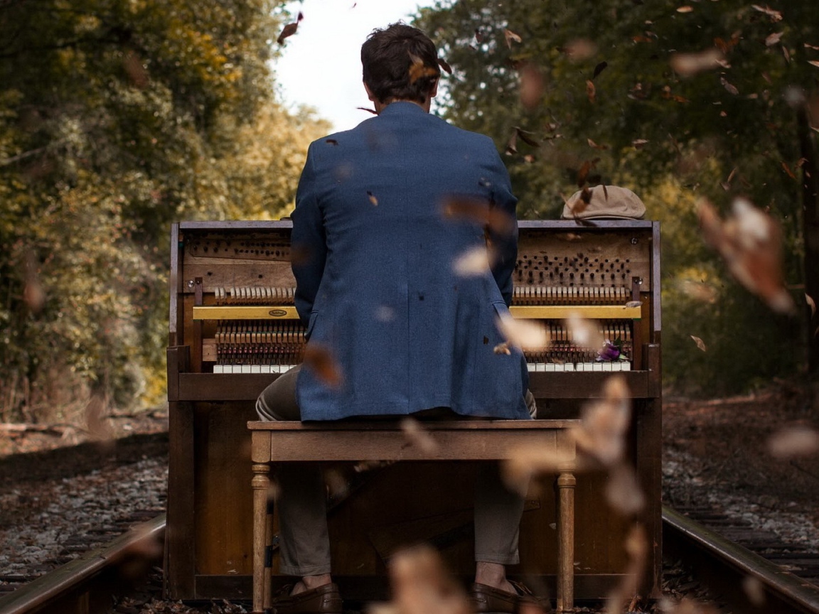 Пианино на железной дороге