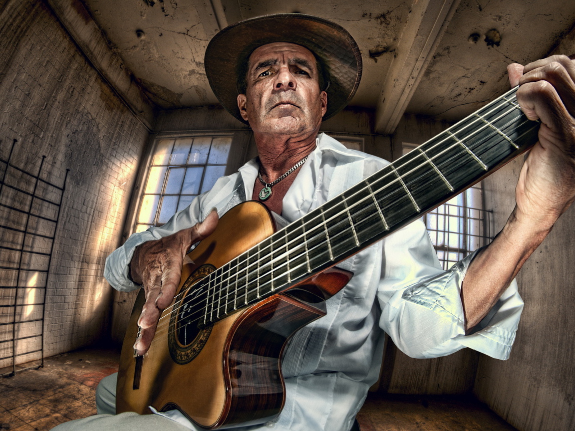 Старый гитарист