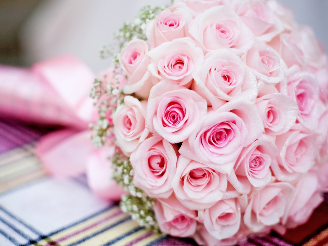 Букет розовых роз