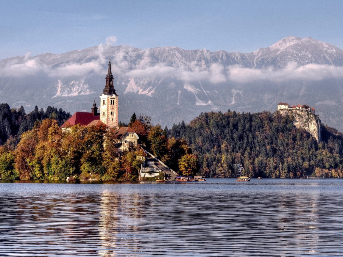 Архитектурный ансамбль в горах