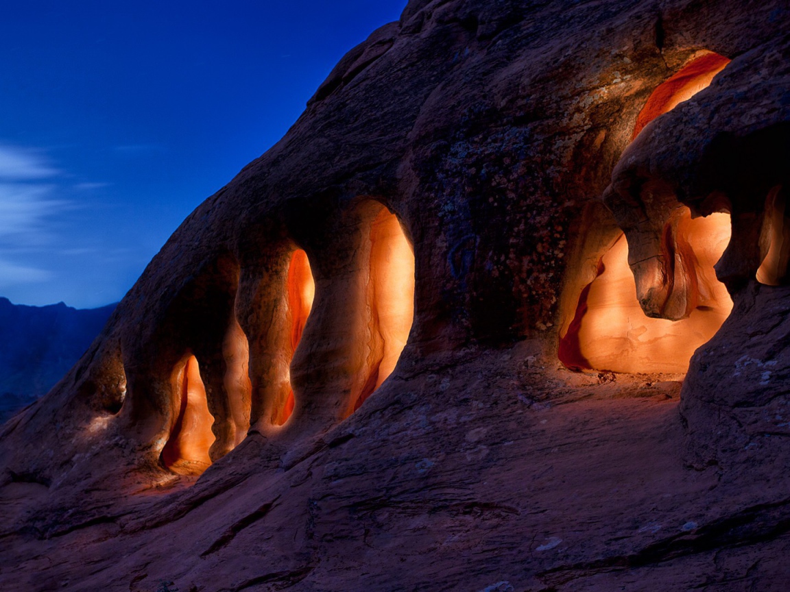 Свет в пещерах